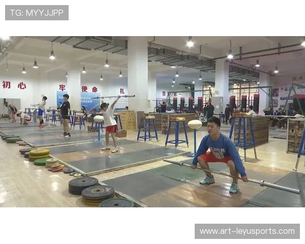 举重俱乐部完善青少年训练周期管理与恢复策略，青少年举重锦标赛